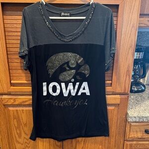 Ameda Women's Black and Gray Iowa Hawkeyes Tee